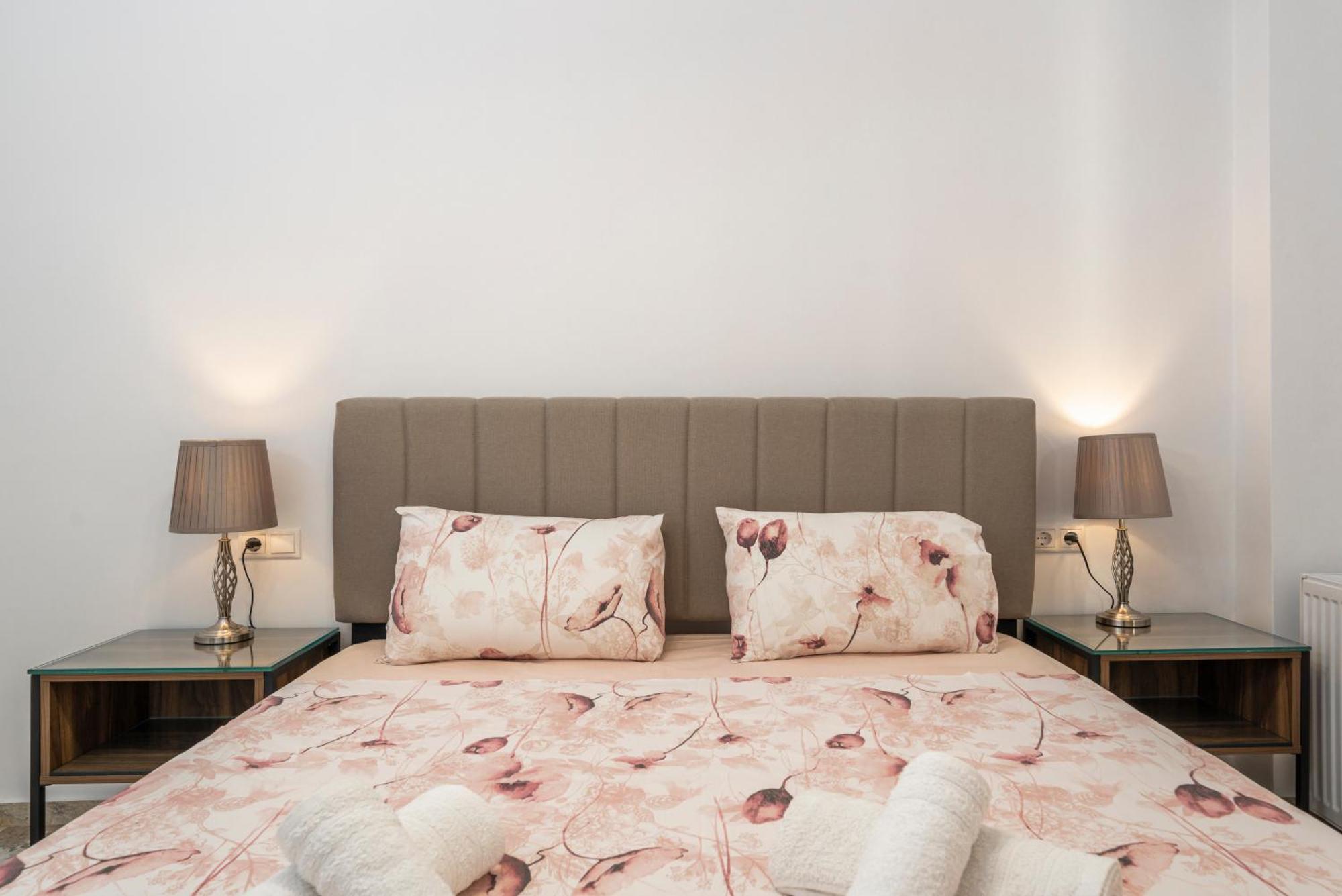 Neon 2Br Luxurious Central Apt Heraklion Extérieur photo