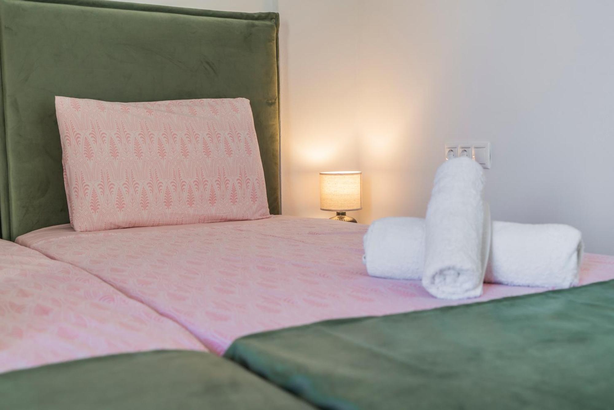 Neon 2Br Luxurious Central Apt Heraklion Extérieur photo