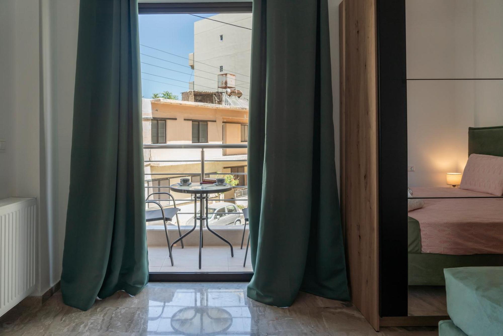 Neon 2Br Luxurious Central Apt Heraklion Extérieur photo